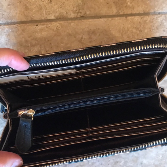 Kate Landry Wallet - Picture 3 of 5